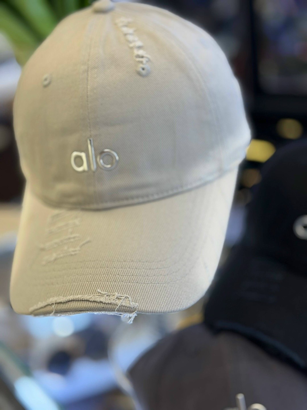 очки солнцезащитные модные авиатор тренд 2025,женская бейсболка,очки солнцезащитные модные авиатор,стильная одежда