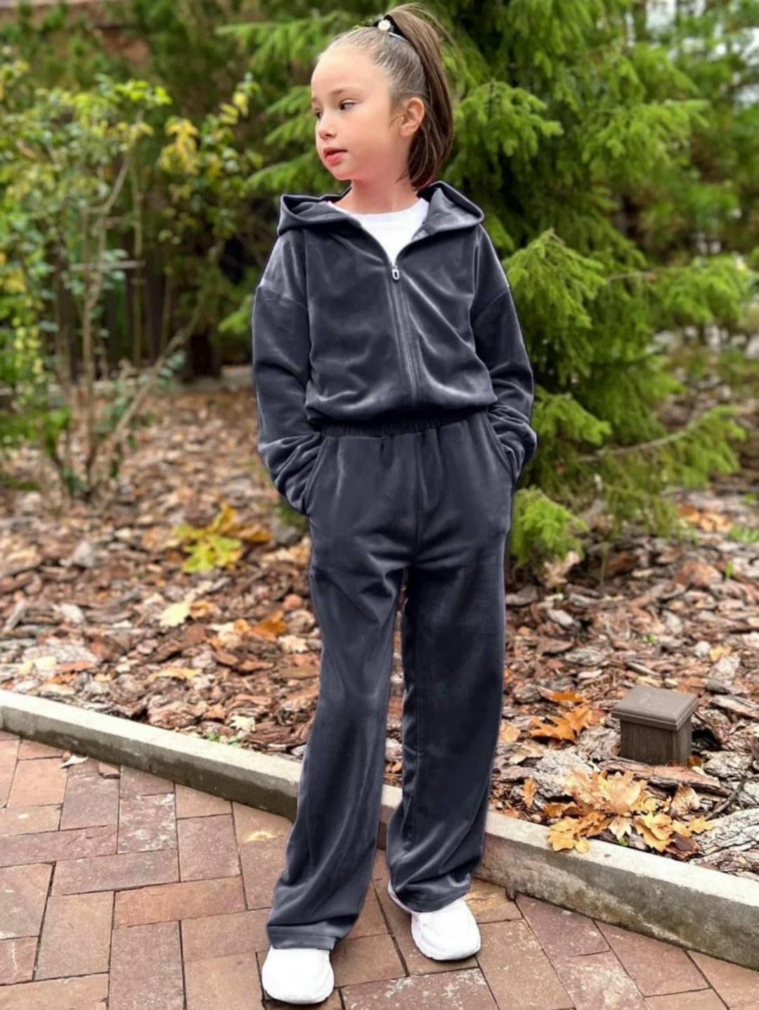 велюровый костюм для девочки спортивный капюшон,спортивные костюмы для девочек,спортивный велюровый костюм,велюровый костюм для девочки,велюровый спортивный костюм для девочки