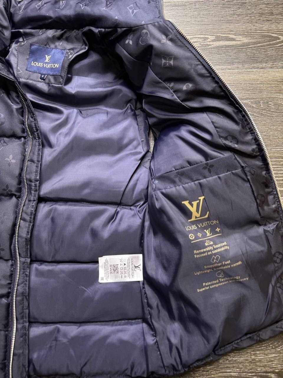 жилетка louis vuitton,жилет louis vuitton,жилетка луи виттон,жилет louis vuitton мужской зимний 54ru,жилет луи виттон