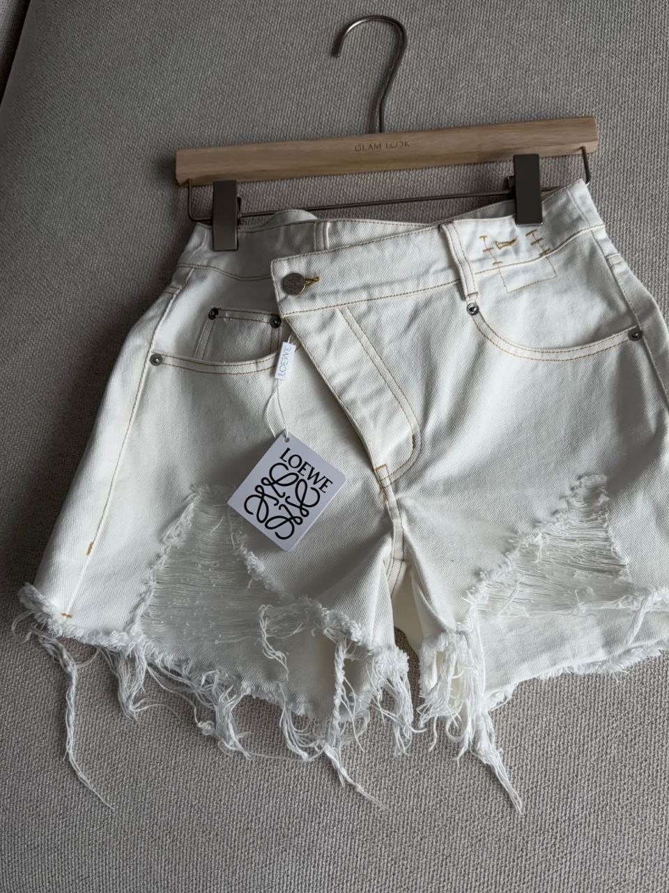 шорты женские,белые джинсовые шорты,джинсовые шорты,ремни женские,шорты стильные