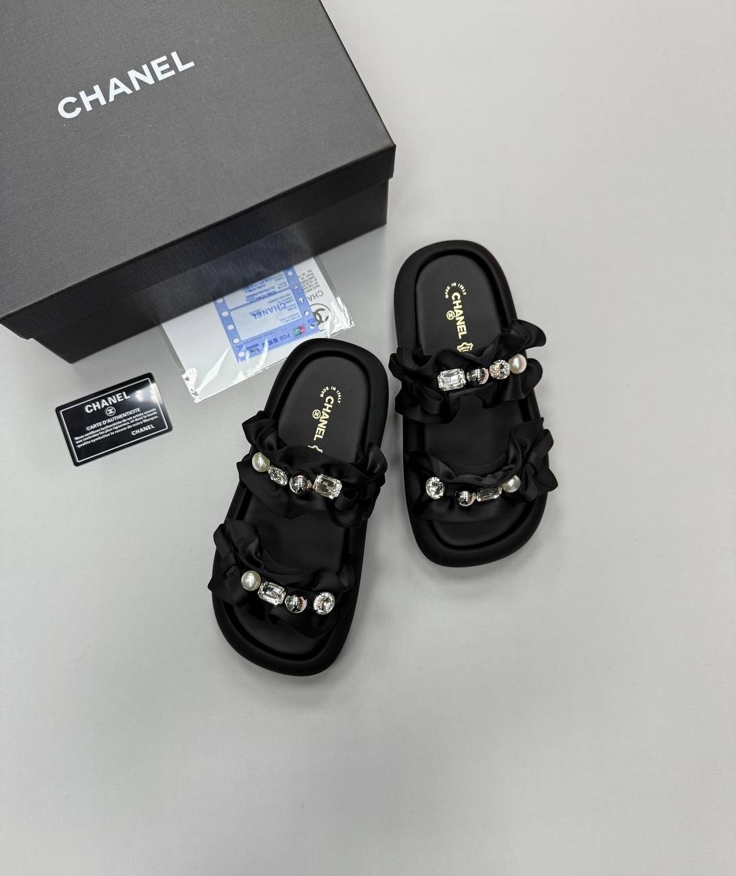 ,женские шлепанцы,модные шлепанцы,модные шлепки,женские сандалии