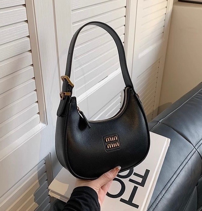 сумка,miu miu сумка на плечо,сумка miu miu,модная сумка,сумка женские