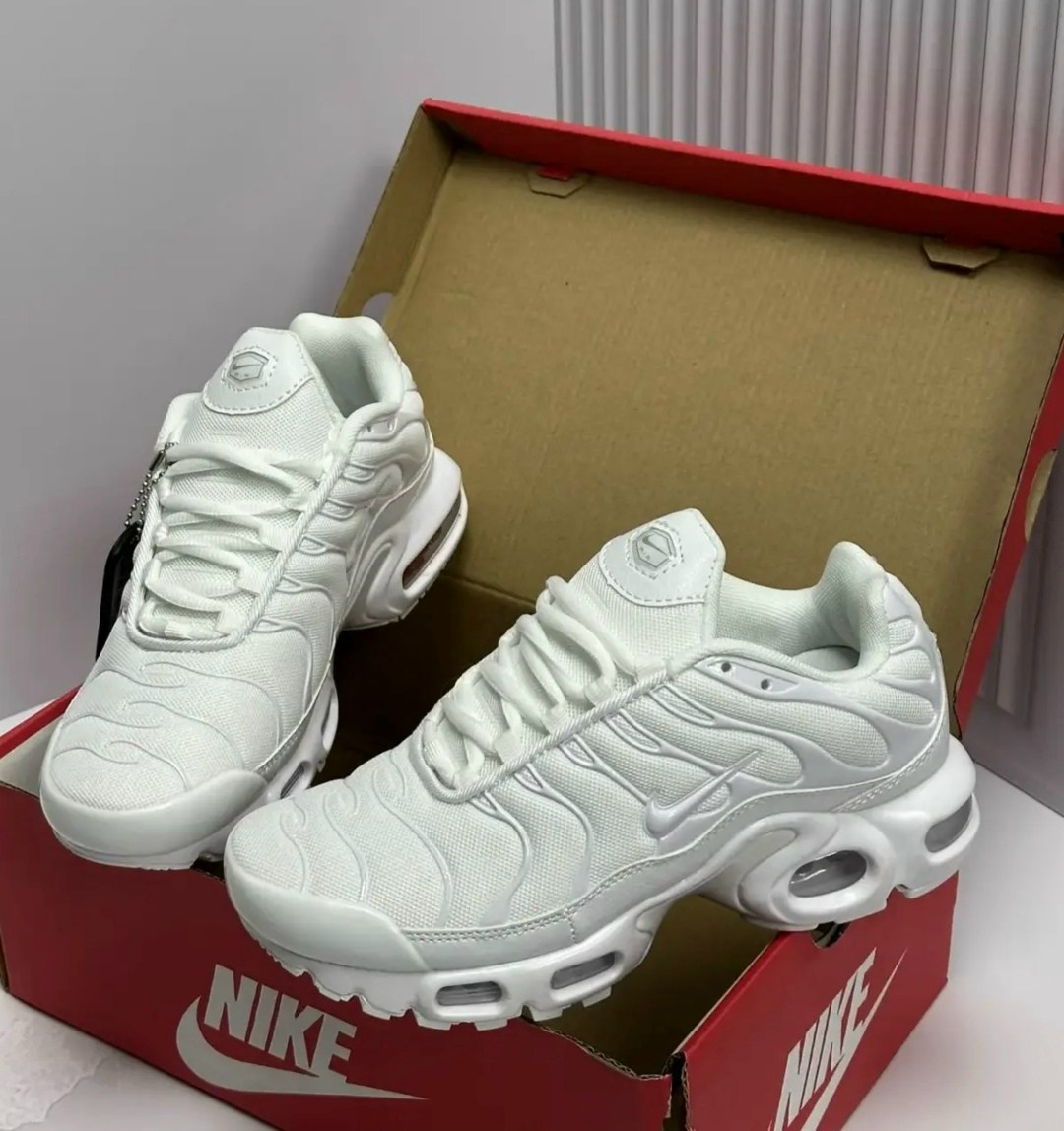 кроссовки nike air max tn plus,nike tn air max plus white,мужские кроссовки nike air max tn plus,nike air max plus tn,nike tn triple white