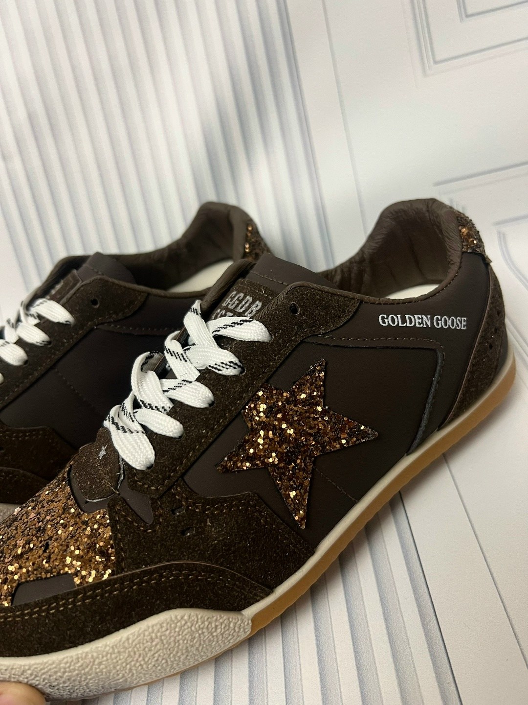 кеды golden goose женские с камнями,кроссовки golden goose,кеды golden goose,,кроссовки golden goose из натуральной кожи с камнями