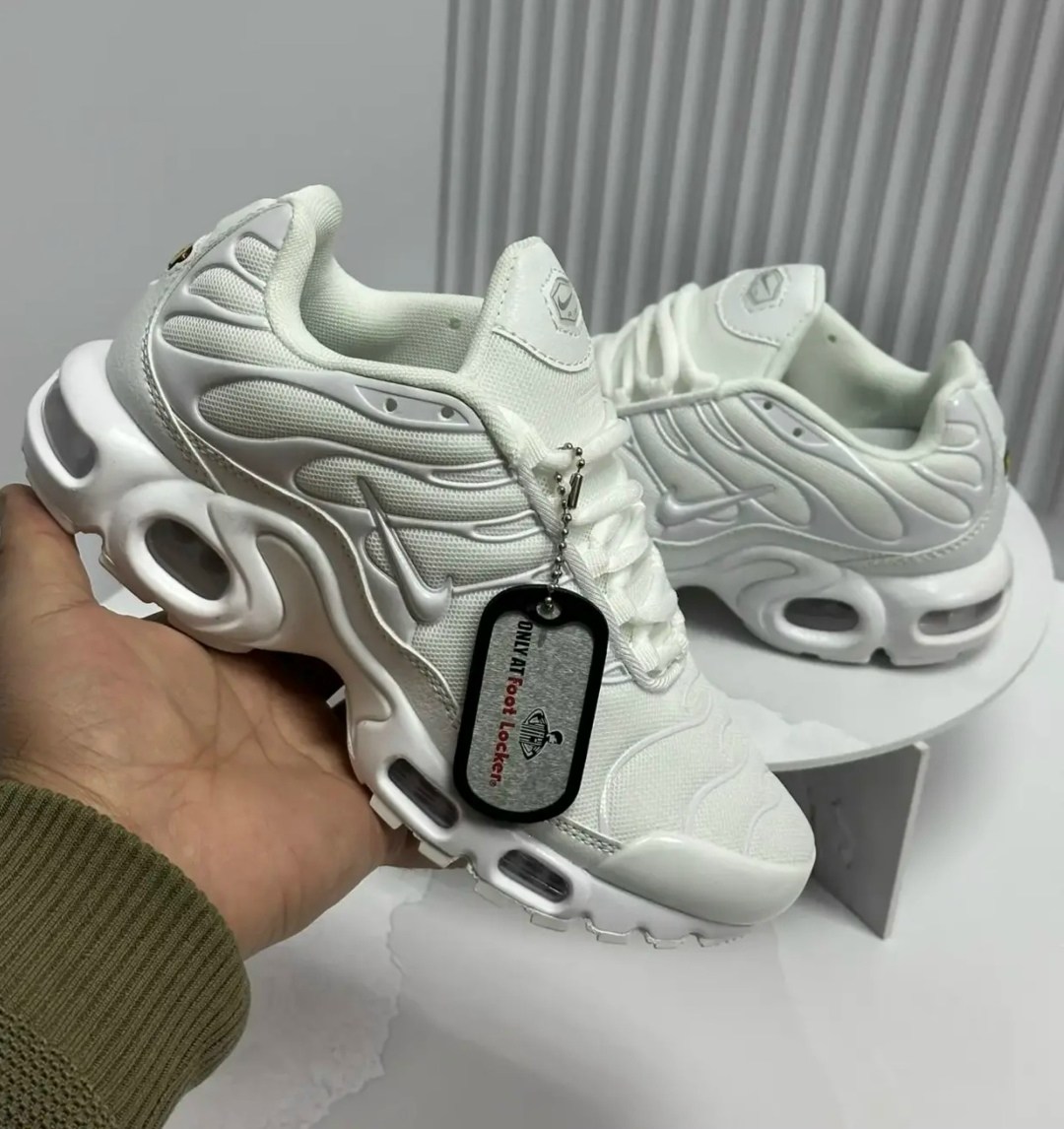кроссовки nike air max tn plus,nike tn air max plus white,мужские кроссовки nike air max tn plus,nike air max plus tn,nike tn triple white