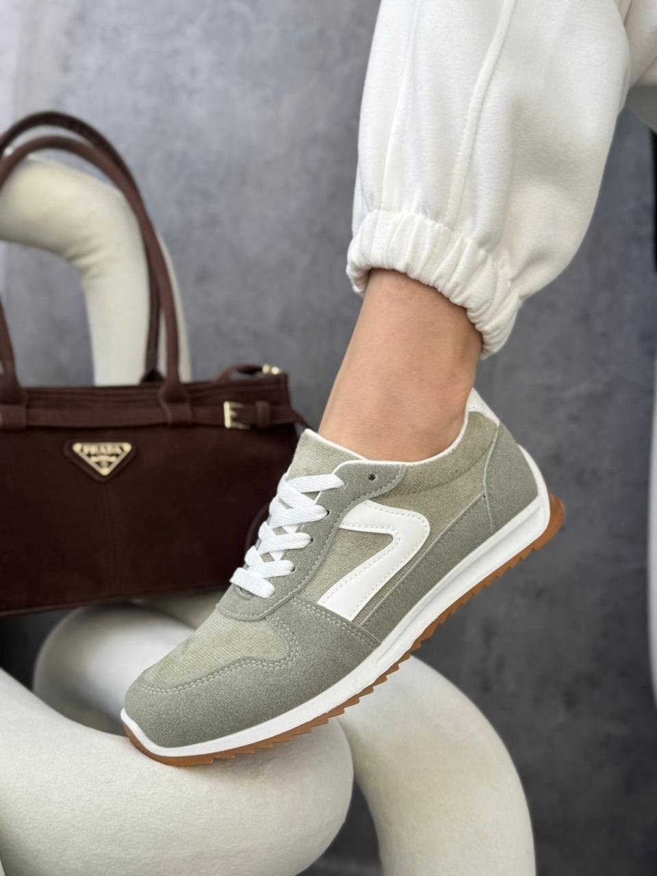 замшевые кроссовки,,женские кроссовки,коричневые кроссовки,кроссовки женские замшевые