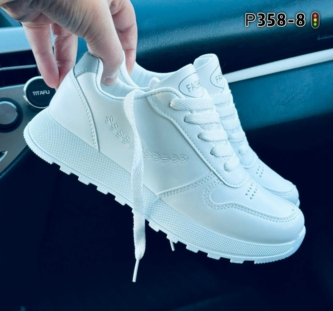 кроссовки женские белые,женские кроссовки,модные белые кроссовки женские,стильные женские кроссовки,белые кроссовки