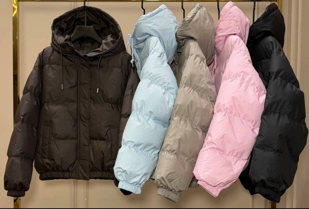 женская короткая зимняя куртка с капюшоном на белом утином пуху,женская зимняя куртка,женская зимняя куртка-пуховик с капюшоном,женский короткий пуховик,женская зимняя куртка на белом утином пуху