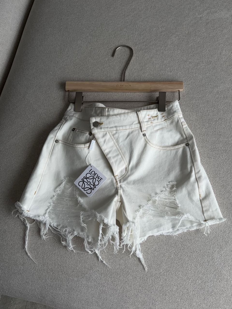 шорты женские,белые джинсовые шорты,джинсовые шорты,ремни женские,шорты стильные
