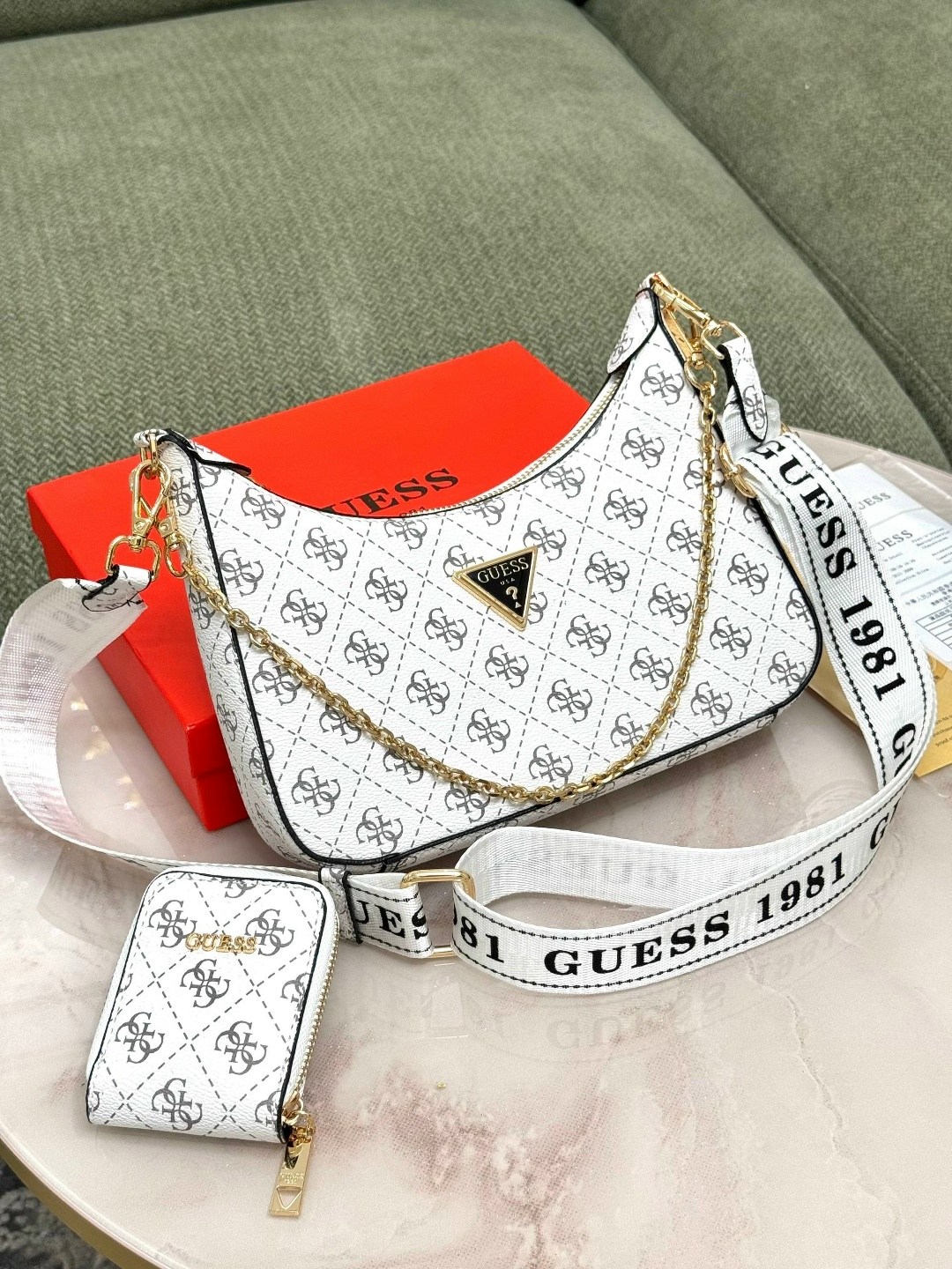 сумка женская guess,guess сумка на плечо,сумка guess,сумка guess белая,сумка guess сумка guess