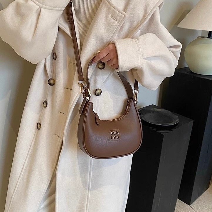 сумка,miu miu сумка на плечо,сумка miu miu,модная сумка,сумка женские