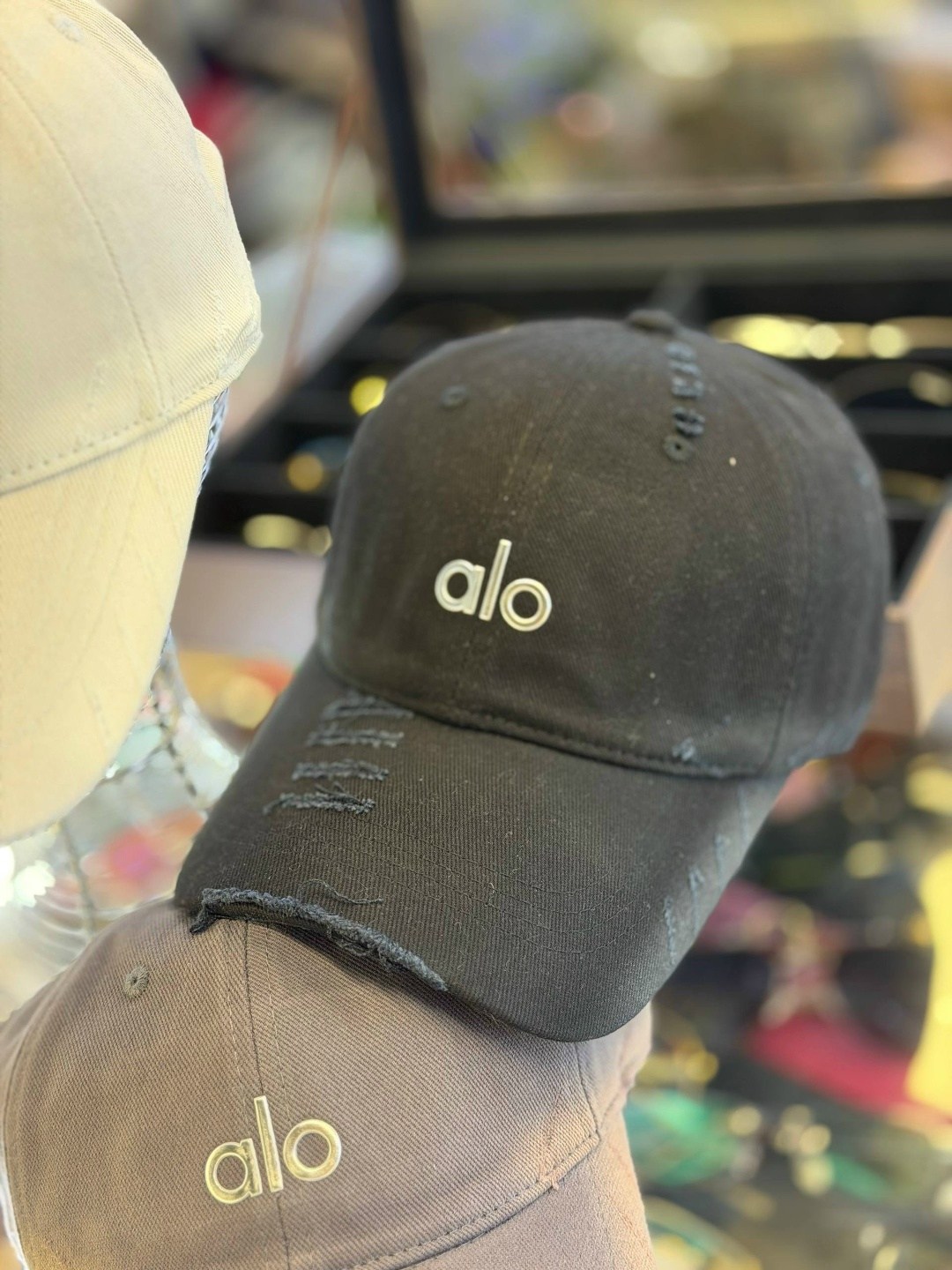 очки солнцезащитные модные авиатор тренд 2025,женская бейсболка,очки солнцезащитные модные авиатор,стильная одежда