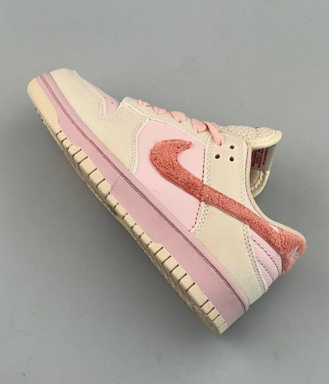 nike dunk low lx pink foam w,кроссовки женские nike dunk low,nike dunk low pink pigeon,кроссовки,кроссовки nike sb dunk low pink