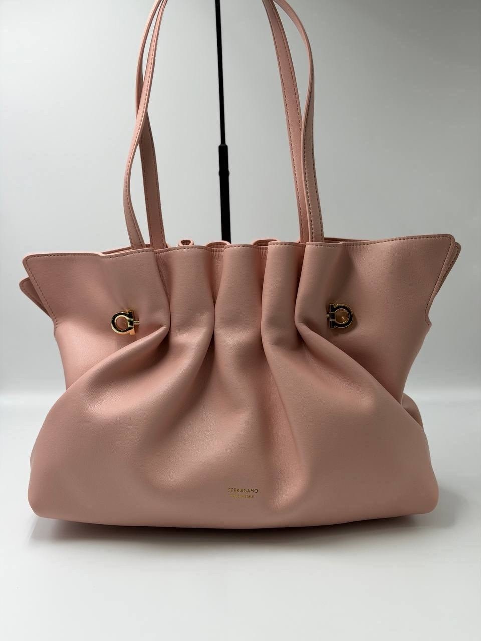 сумка,бежевая сумка,женская сумка,боттега венета сумка пельмешка,модная сумка