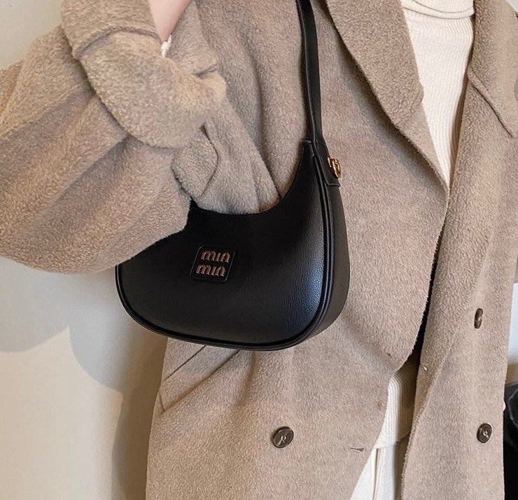 сумка,miu miu сумка на плечо,сумка miu miu,модная сумка,сумка женские