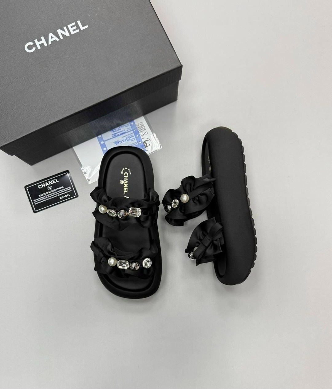 ,женские шлепанцы,модные шлепанцы,модные шлепки,женские сандалии