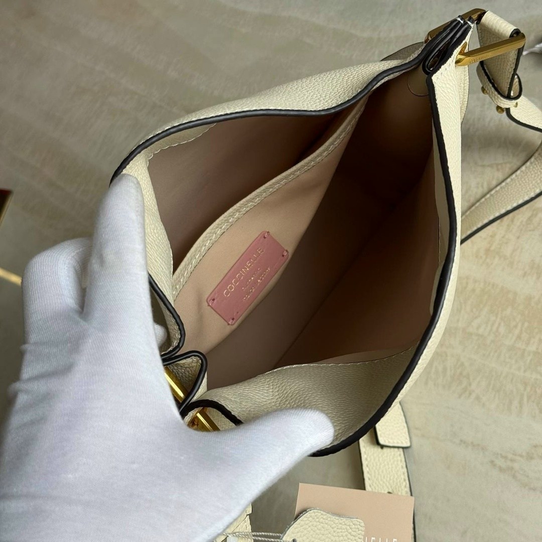 сумка coccinelle,сумка женская coccinelle e5 n15 53 01 01 чёрный,сумка женская coccinelle,coccinelle сумка на плечо,сумка женская coccinelle черная