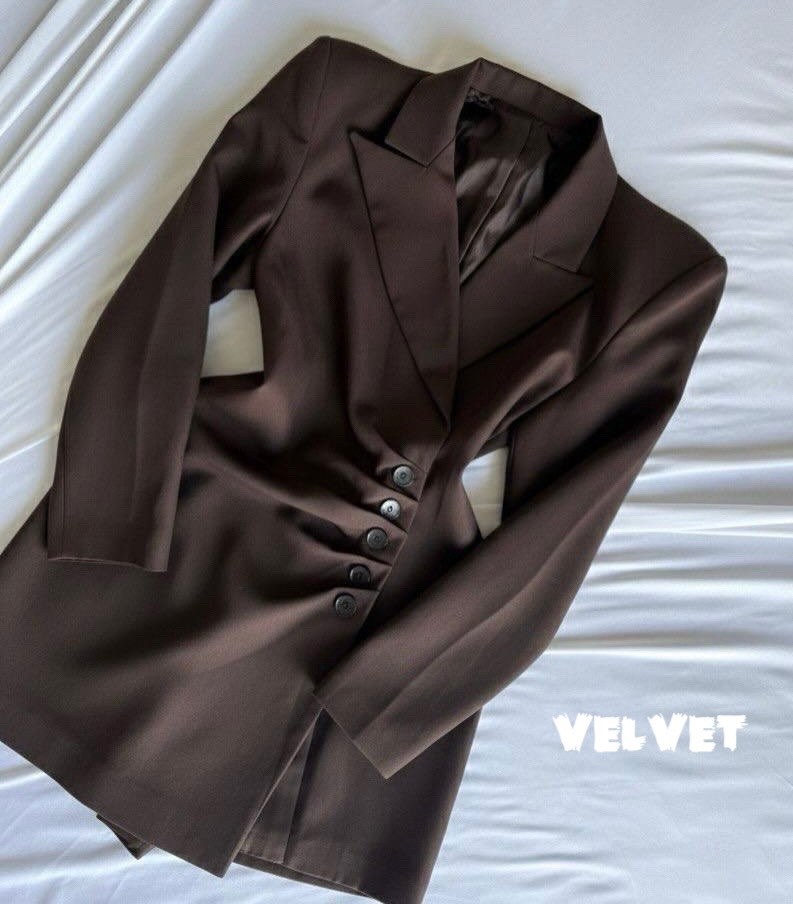 длинное черное платье с пиджаком,стильное платье,платье-блейзер с объемными рукавами и завязкой на талии boohoo черный,платье-пиджак с запахом,платье