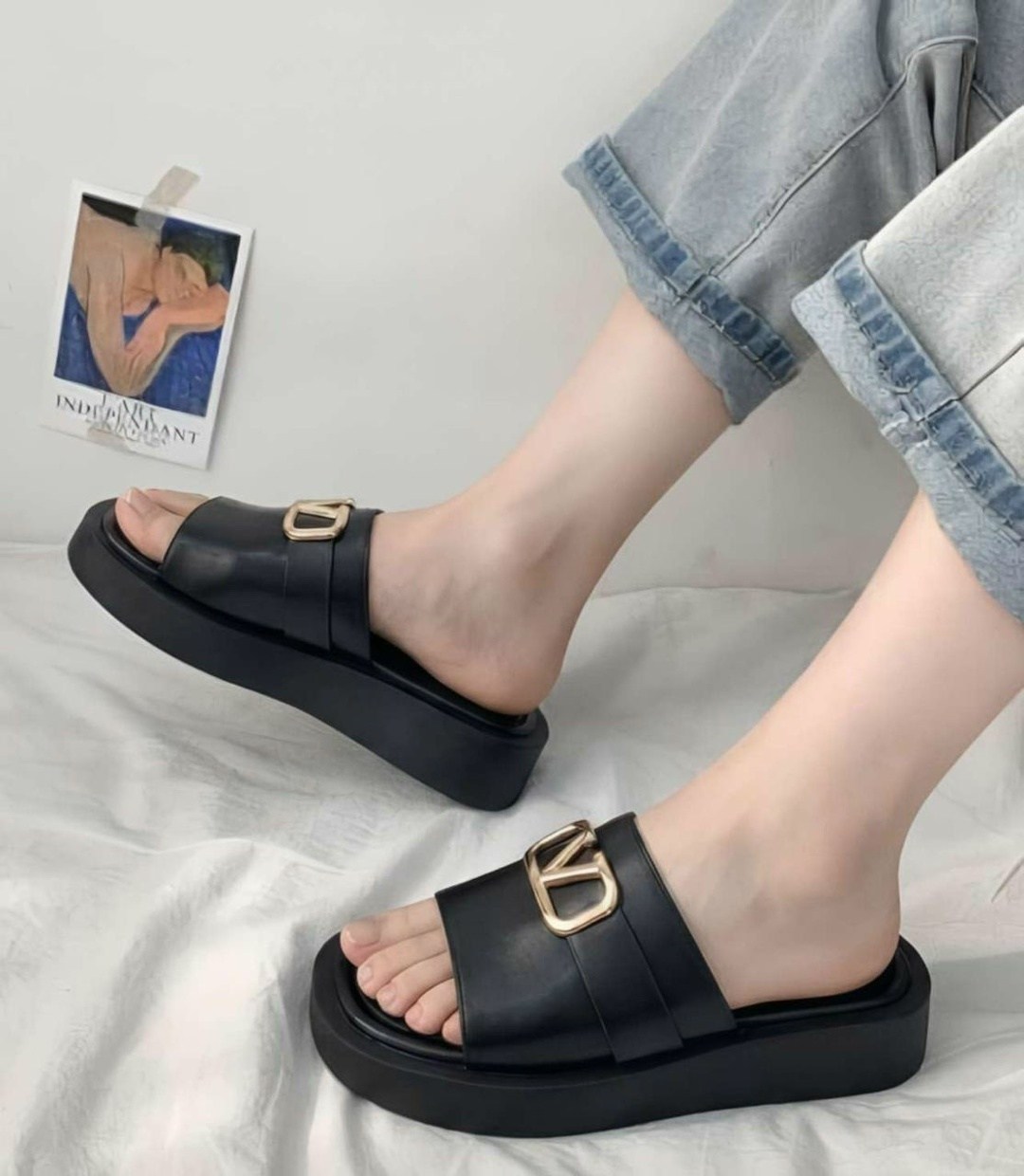 тапочки валентино,,шлепанцы женские,сандалии valentino,модные шлепанцы