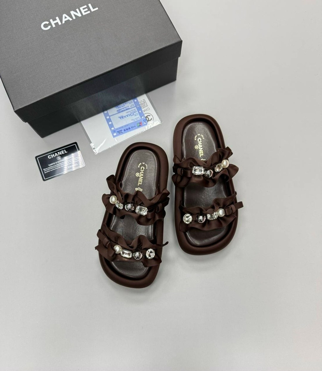 ,женские шлепанцы,модные шлепанцы,модные шлепки,женские сандалии