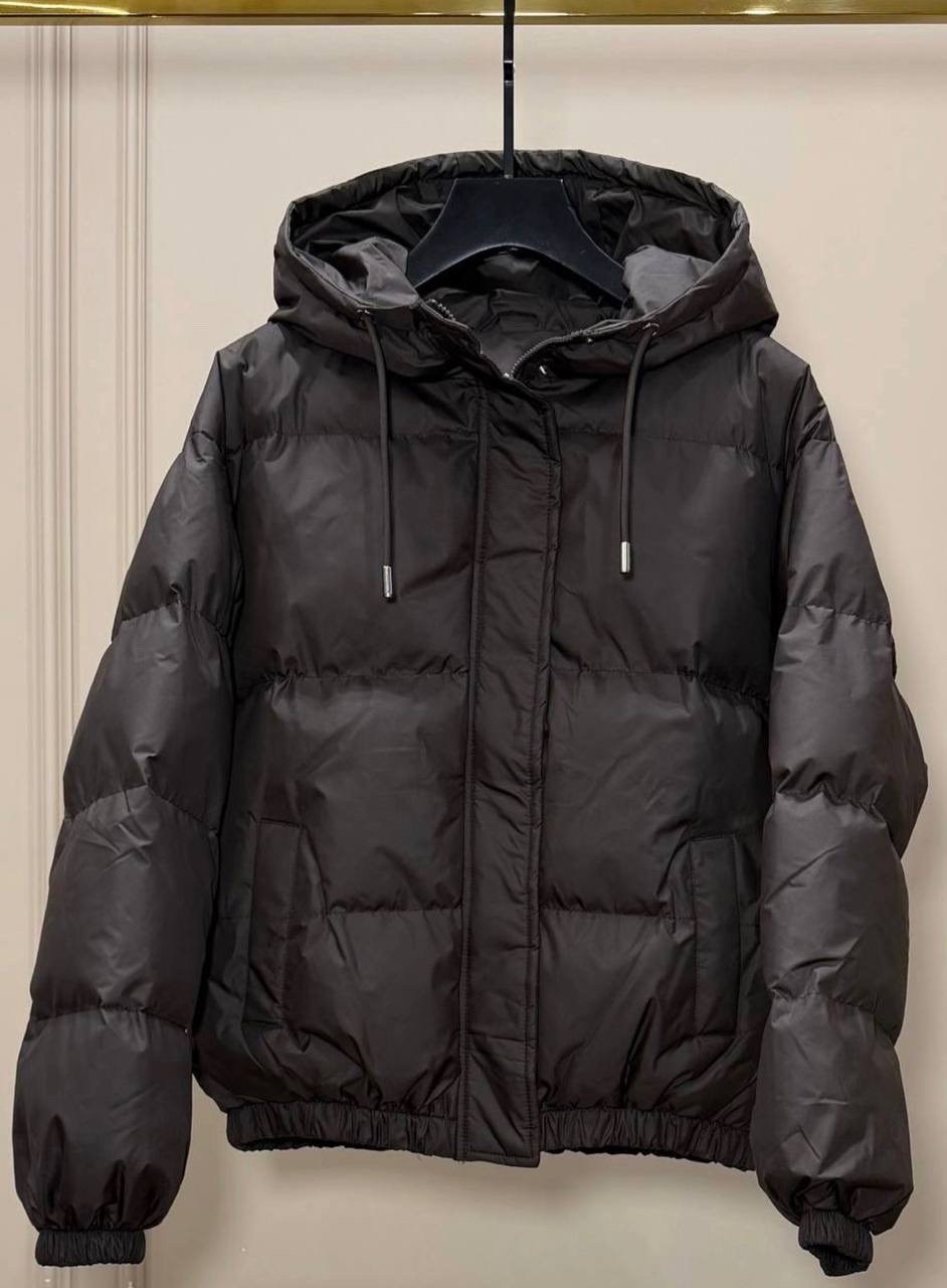 женская короткая зимняя куртка с капюшоном на белом утином пуху,женская зимняя куртка,женская зимняя куртка-пуховик с капюшоном,женский короткий пуховик,женская зимняя куртка на белом утином пуху