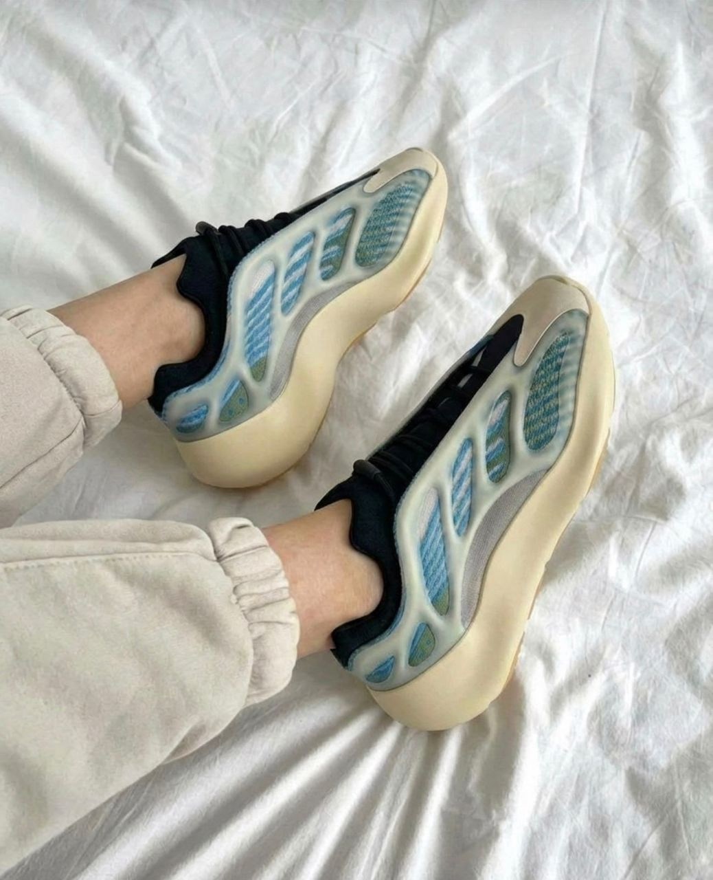 adidas yeezy boost 700 v 3,кроссовки adidas yeezy boost 700 v3,adidas yeezy boost 700,кроссовки adidas yeezy 700,кроссовки adidas yeezy boost 700