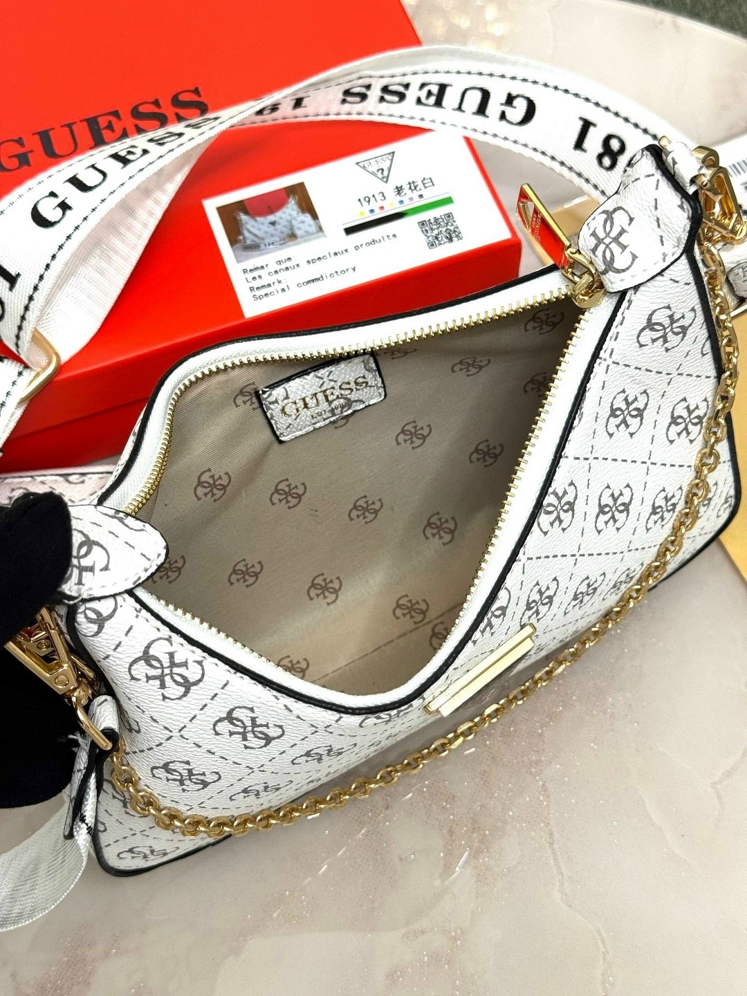 сумка женская guess,guess сумка на плечо,сумка guess,сумка guess белая,сумка guess сумка guess