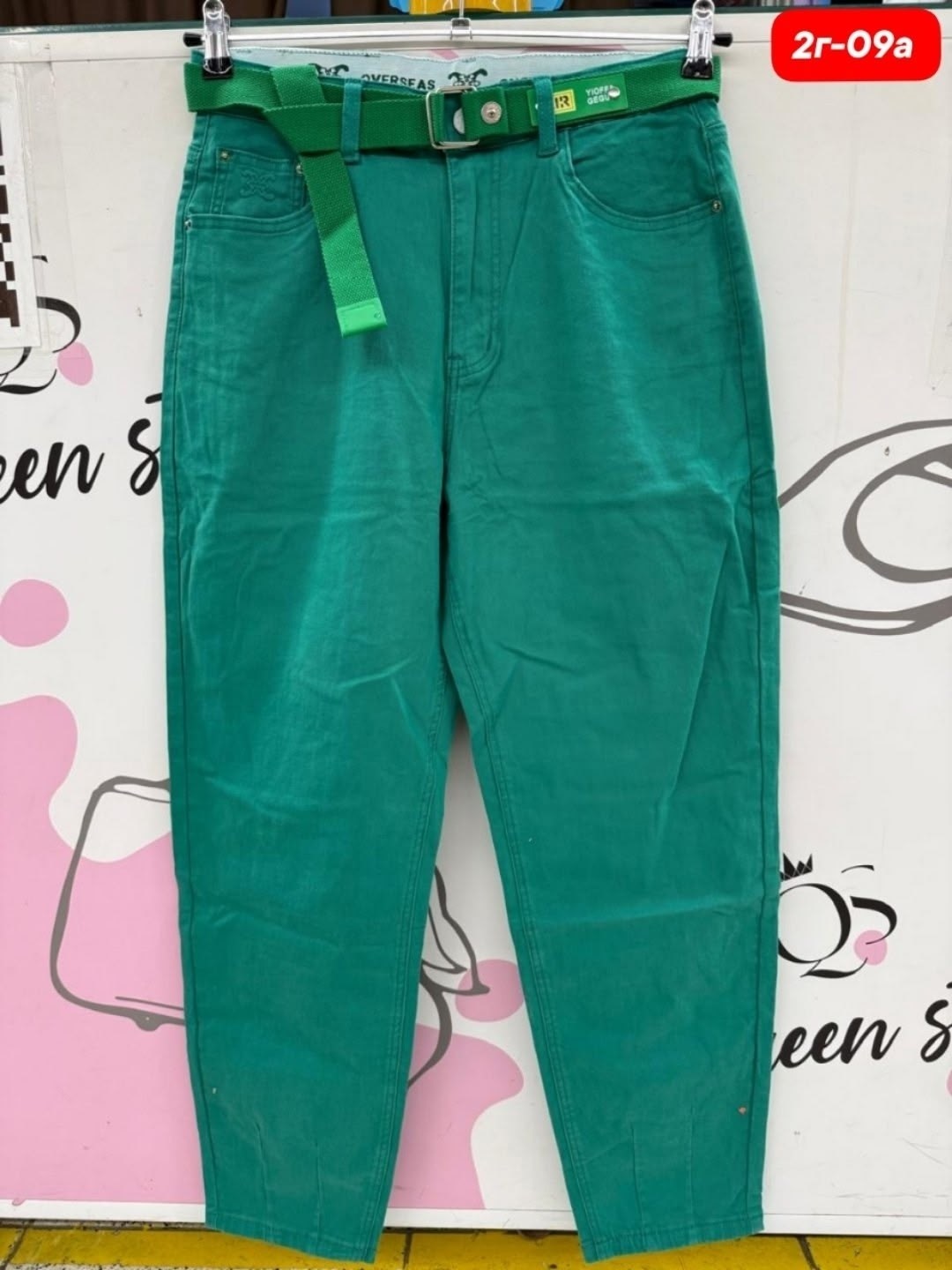 брюки джинсы,женские джинсы,зелёные джинсы бананы женские,женский брюки,джинсы женские бананы