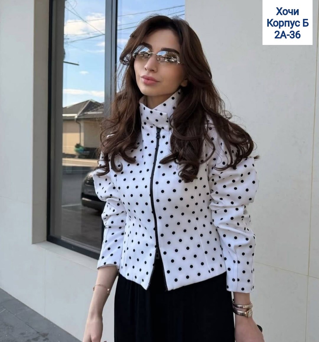 солнцезащитные очки miu miu,платье женское,элегантное облегающее платье с принтом в горошек и завязкой на талии,алена чумарова