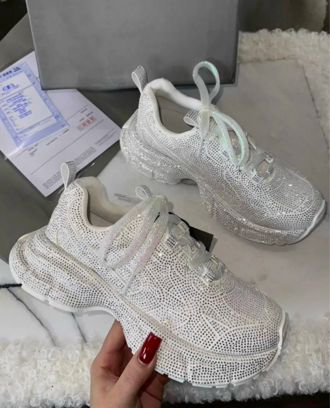 женские кроссовки,кроссовки в стразах,,кроссовки,спортивная