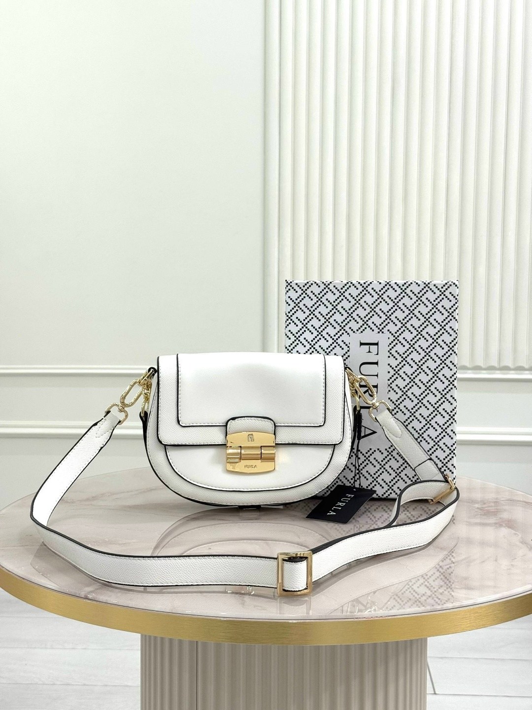 сумка женская furla,сумка fendi,сумка furla,белая сумка,сумка женская