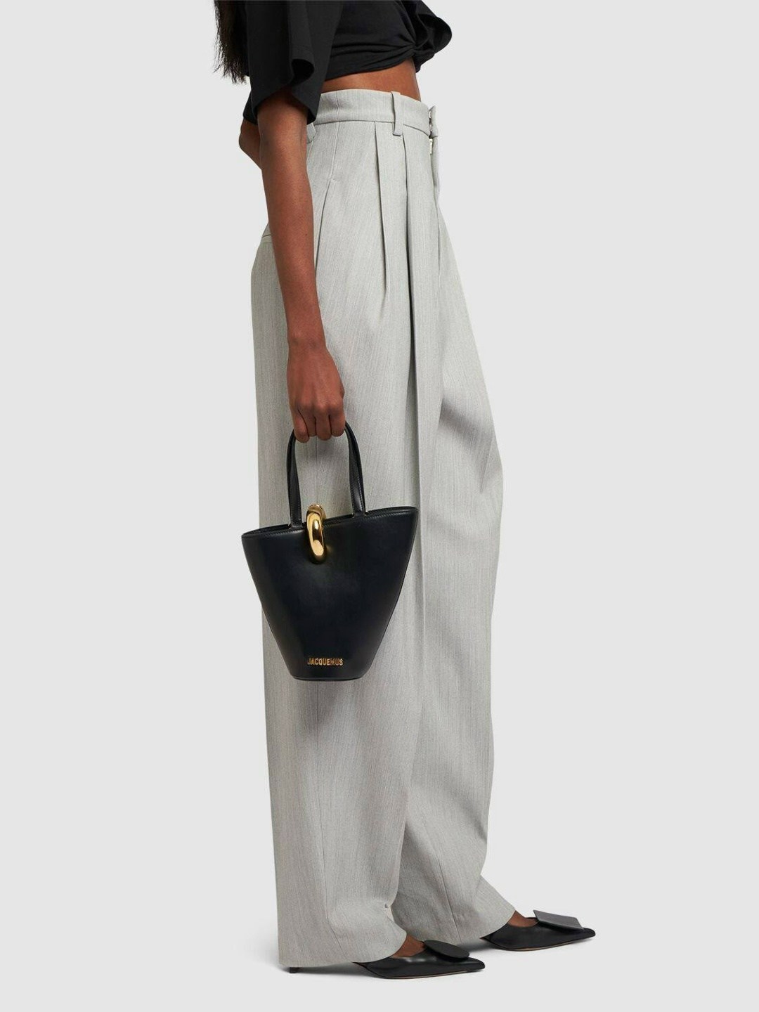 кожаная сумка-тоут jacquemus le petit bambola черный,сумка тоут,сумка jacquemus,сумка ведро,сумка