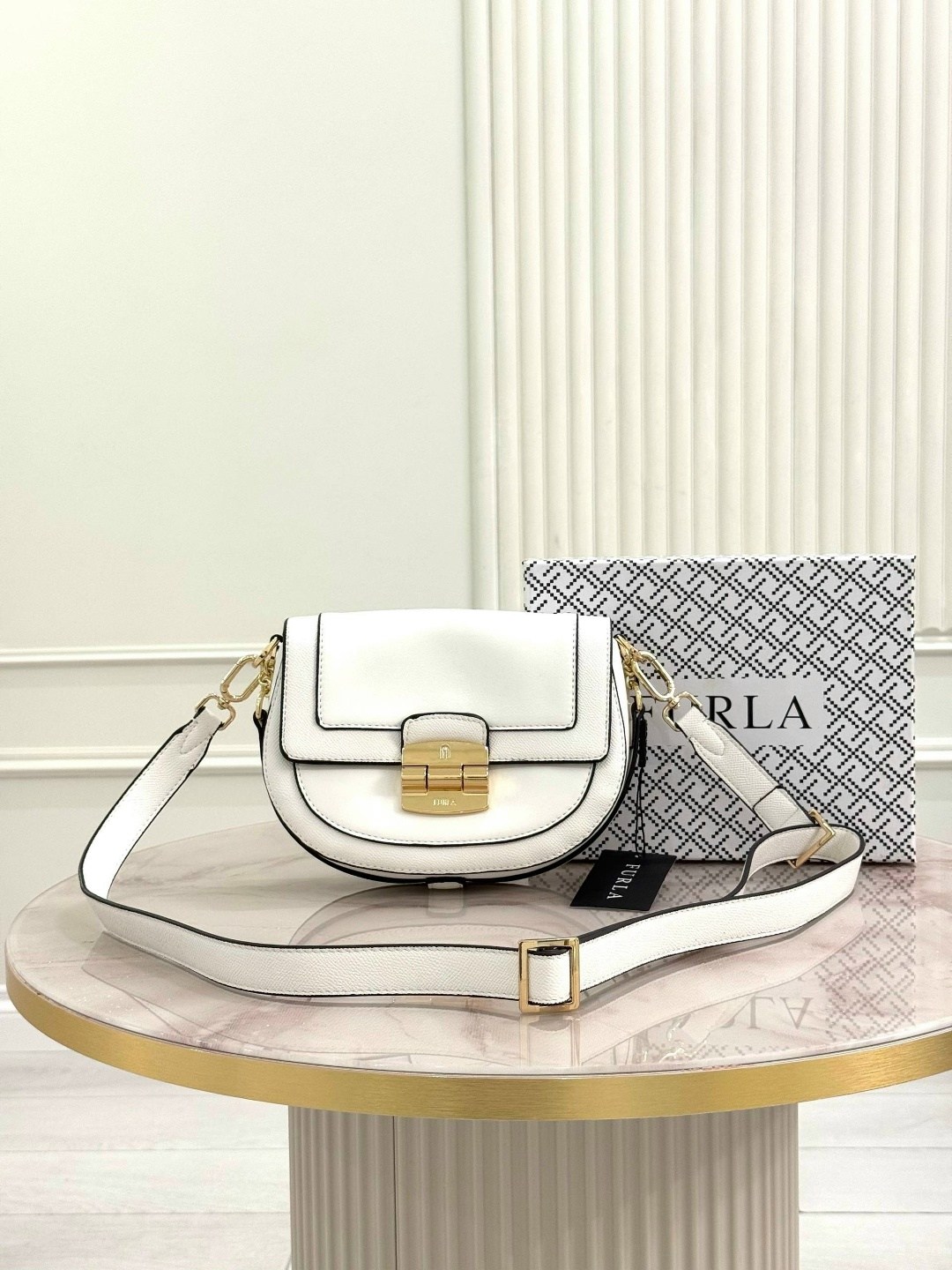 сумка женская furla,сумка fendi,сумка furla,белая сумка,сумка женская