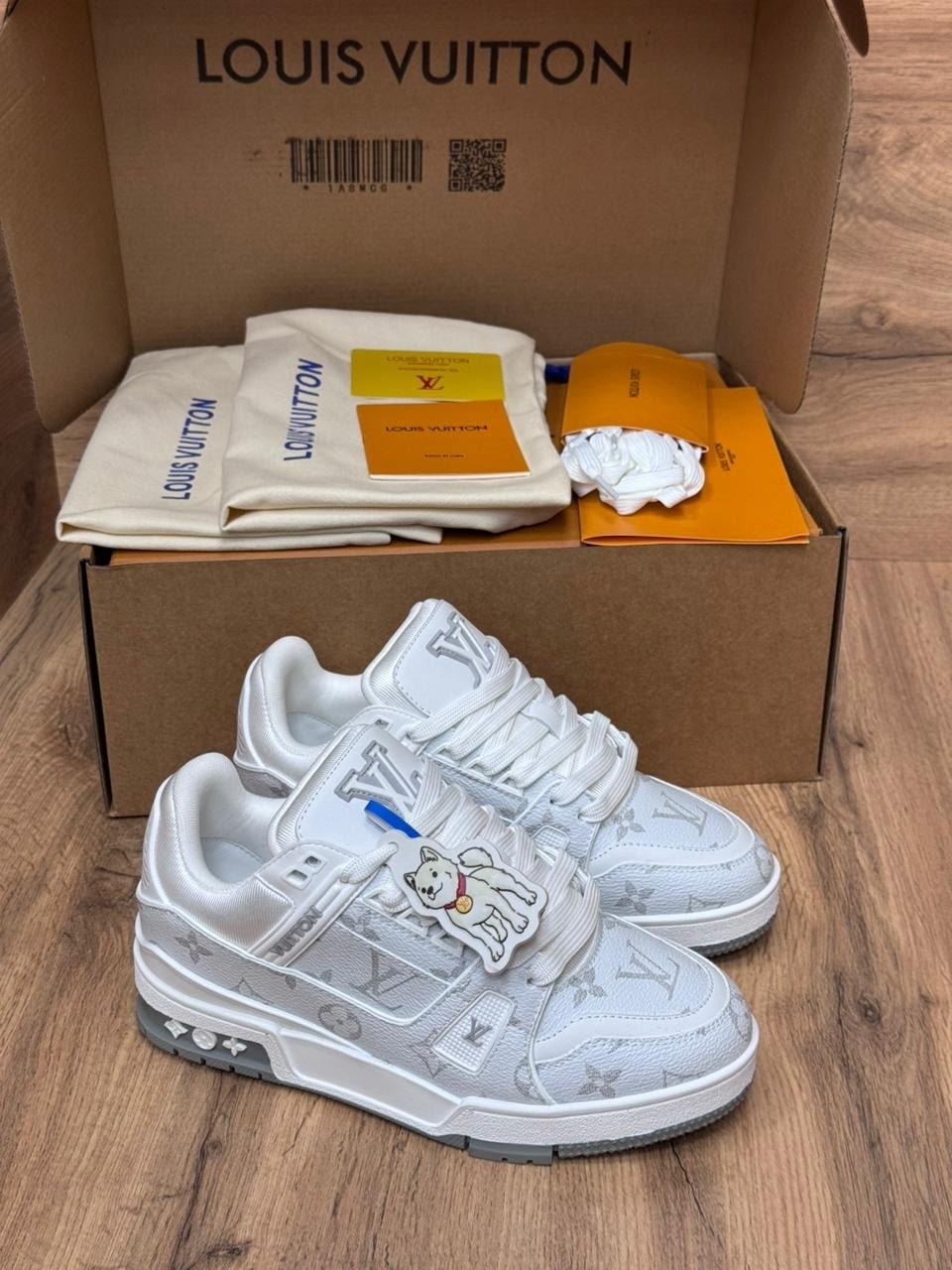 луи виттон трейнер кроссовки,луи виттон кроссовки голубые,мужские кроссовки louis vuitton,луи виттон кроссовки,кроссовки луи виттон trainer мужские