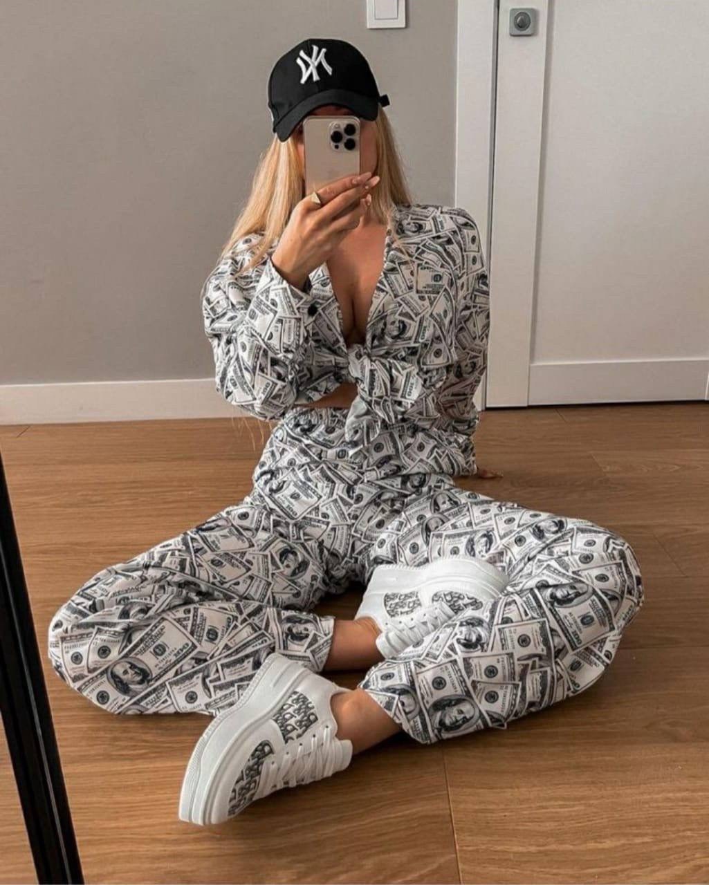 костюм в пижамном стиле,костюм с принтом,стильные костюмы,пижамные костюмы