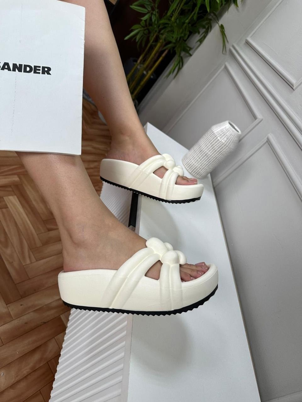 шлепанцы женские,босоножки стильные,,модные шлепанцы,шлепки женские