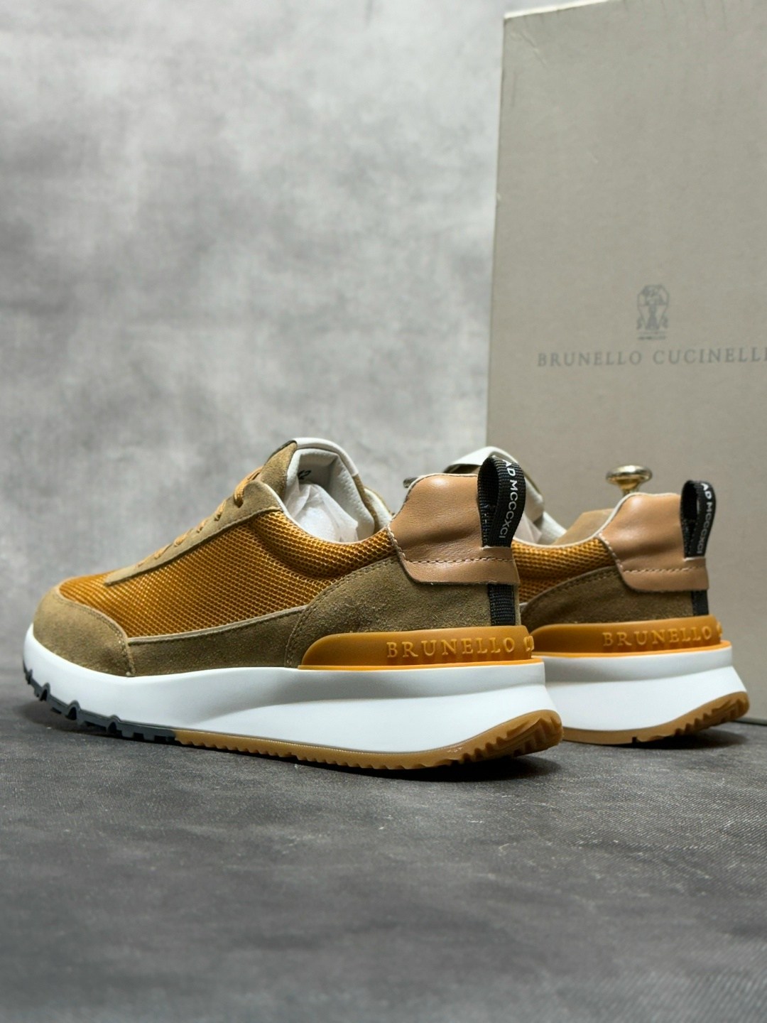 ,мужская  кроссовки,мужские кроссовки,повседневные кроссовки,кроссовки брендовые