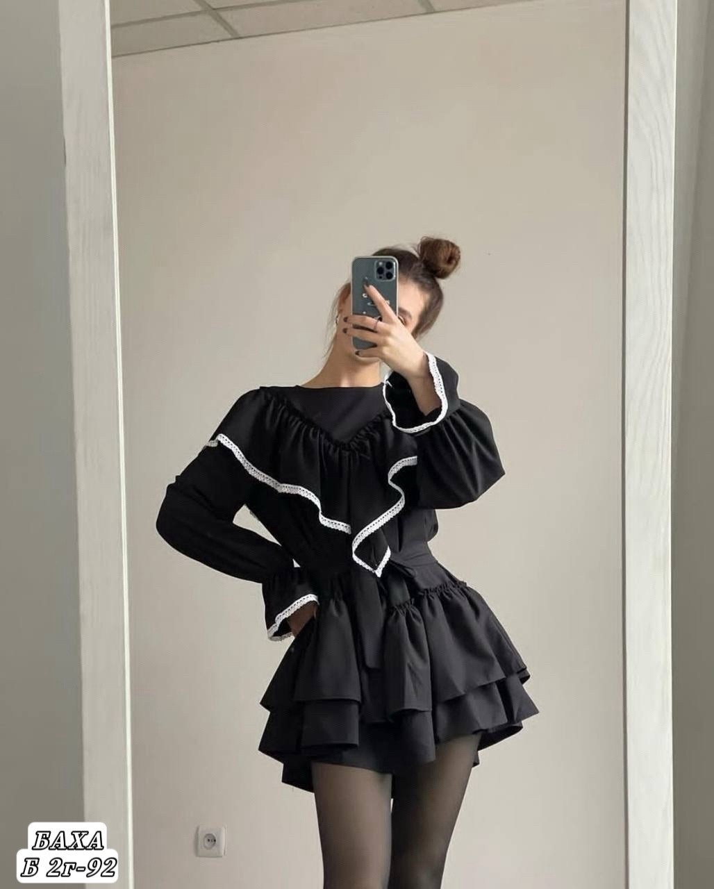 черное женское платье с оборками и расклешенными рукавами,короткое платье,платье,черное платье с рюшами,платье с рюшами женское