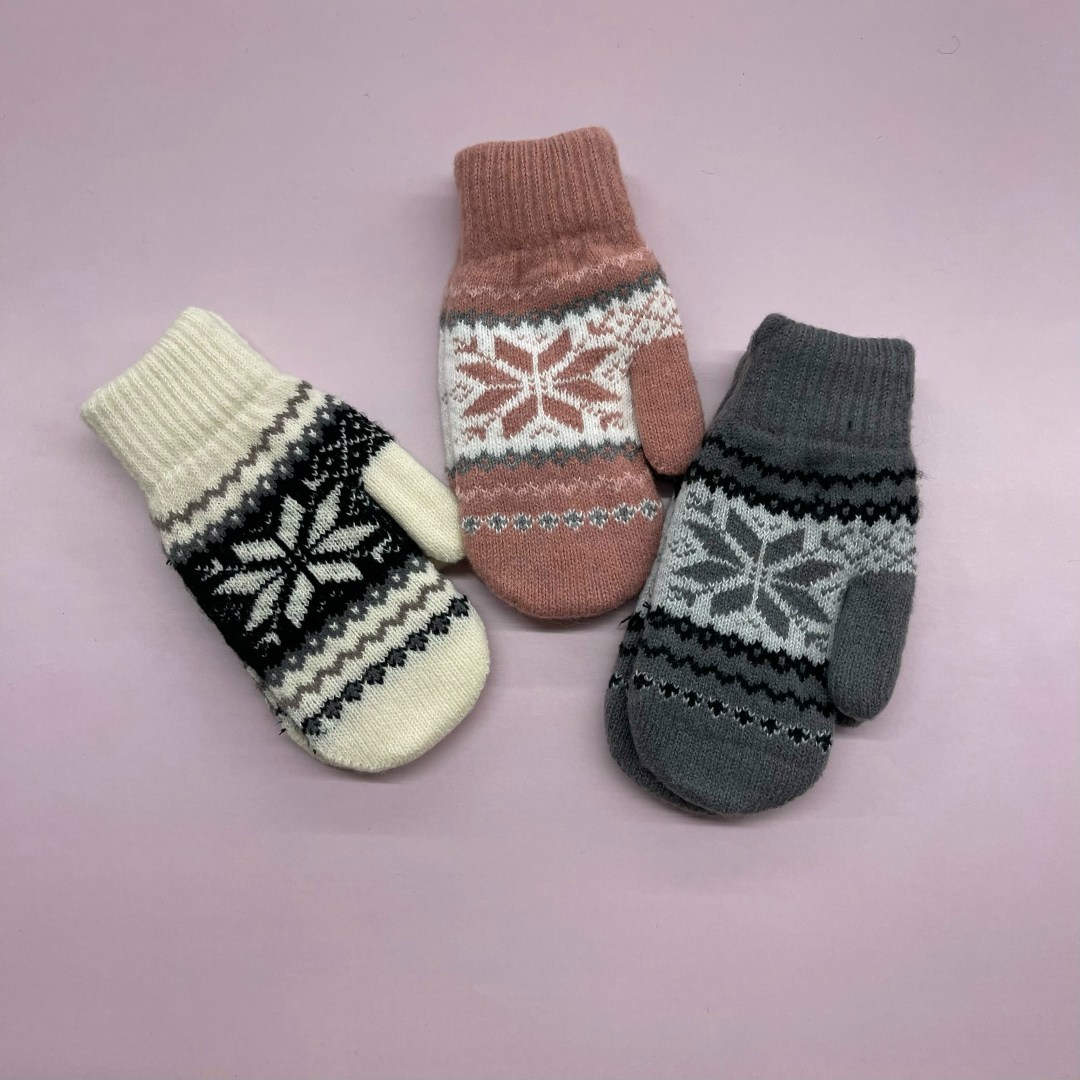 детские варежки,варежки вязаные детские орнамент снежинка зеленый,варежки вязаные детские,вязаные варежки,варежки женские