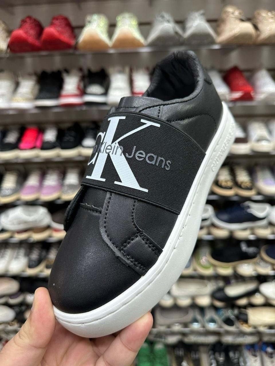 ,кроссовки кельвин кляйн женские бордовые,calvin klein кроссовки женские,модные кроссовки,обуви