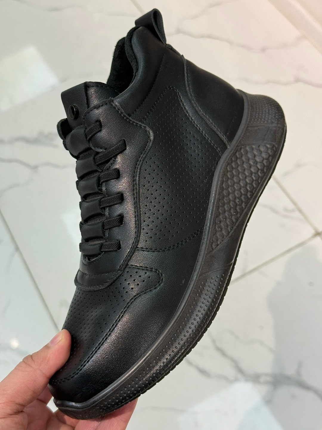 ботинки мужские,,мужская зимняя ,ботинки мужские зимние,кроссовки