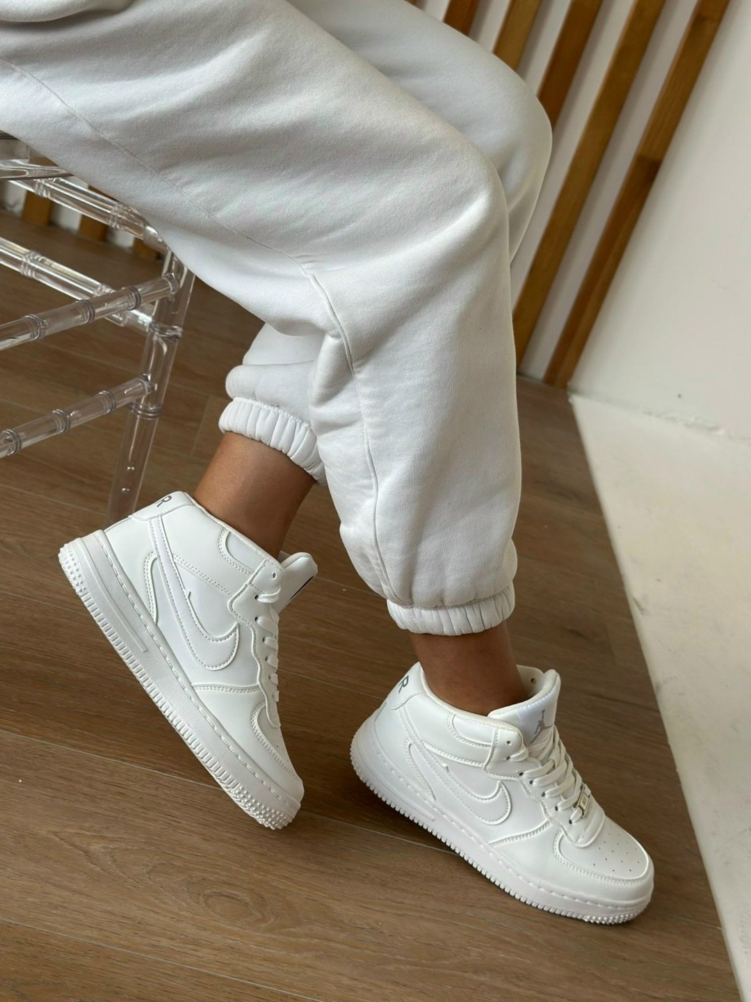 кроссовки найк женские белые кожаные высокие,кроссовки белые nike air force,кроссовки женские nike air force,кроссовки nike air force 1 белые,nike air force 1 mid white