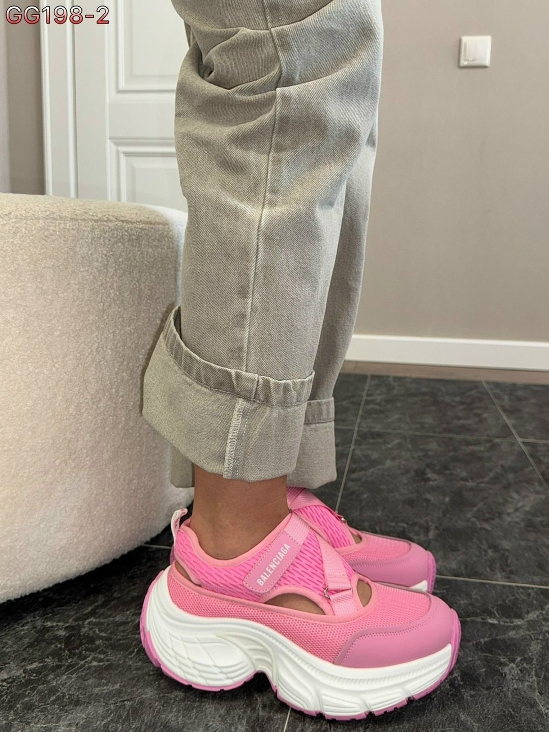 ,кроссовки женские,женские модные кроссовки,повседневные кроссовки,спортивная