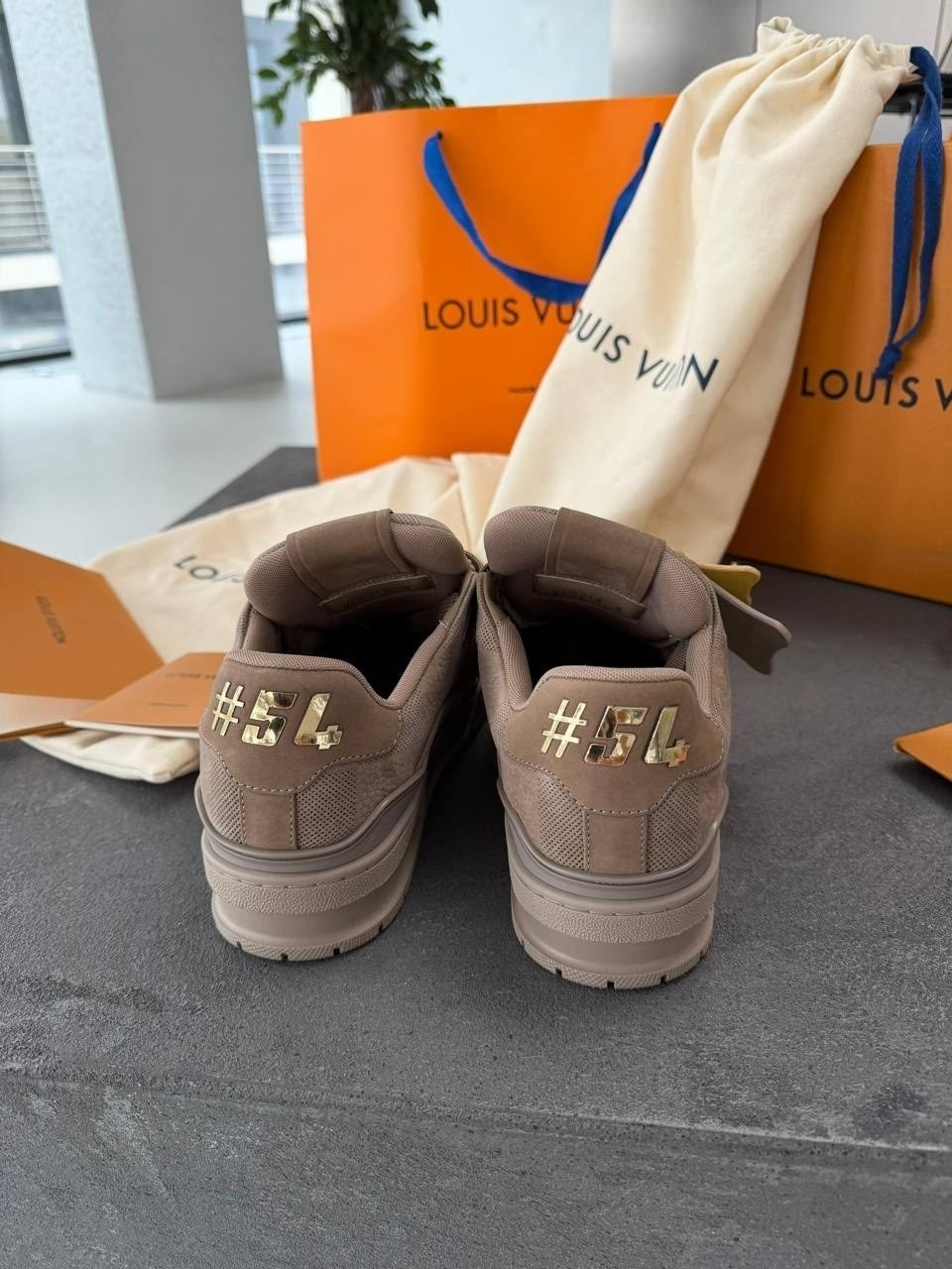 кроссовки louis vuitton мужские,louis vuitton кроссовки,кроссовки louis vuitton trainer,,мужские кожаные кроссовки louis vuitton trainer серые