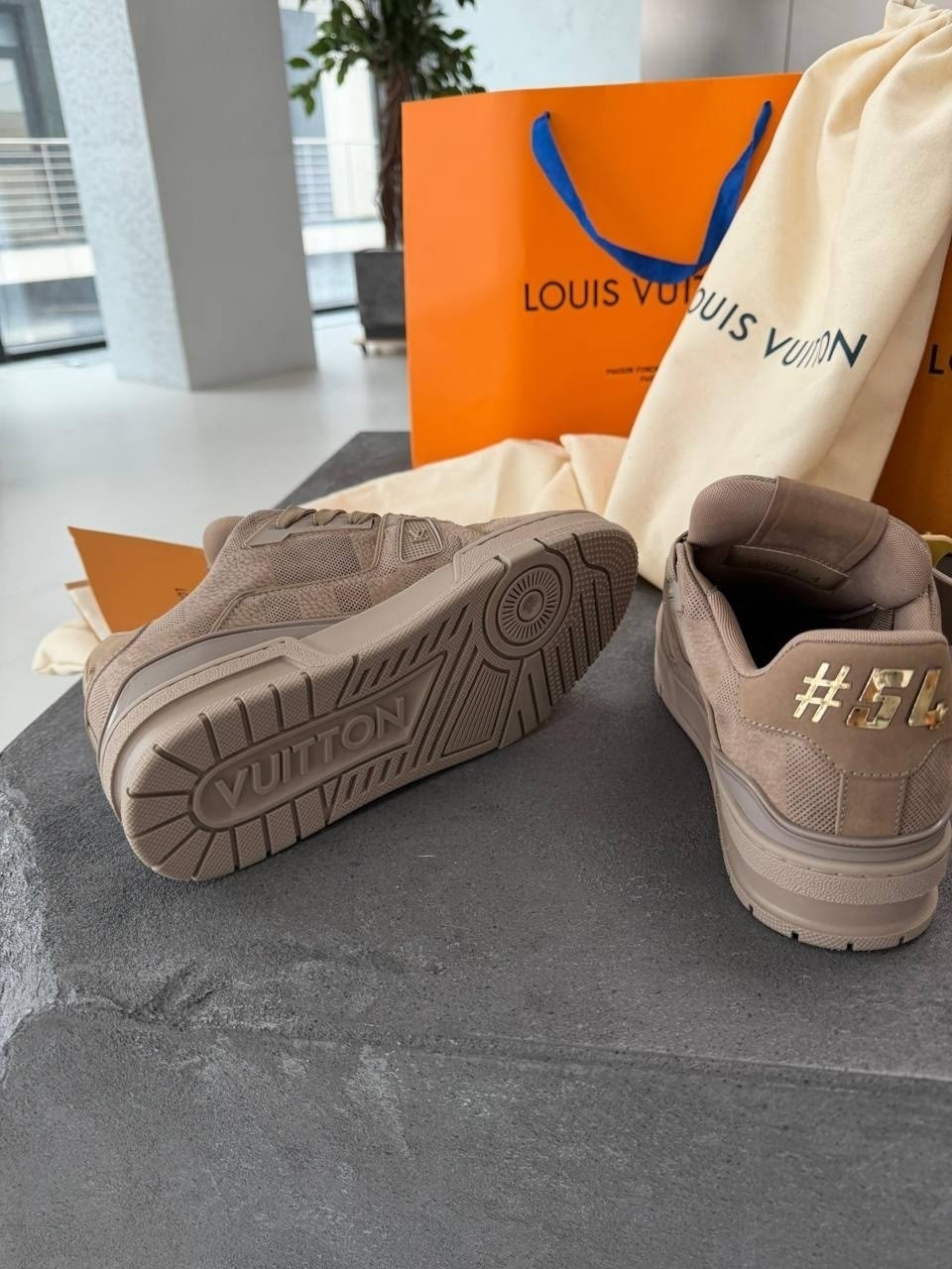 кроссовки louis vuitton мужские,louis vuitton кроссовки,кроссовки louis vuitton trainer,,мужские кожаные кроссовки louis vuitton trainer серые