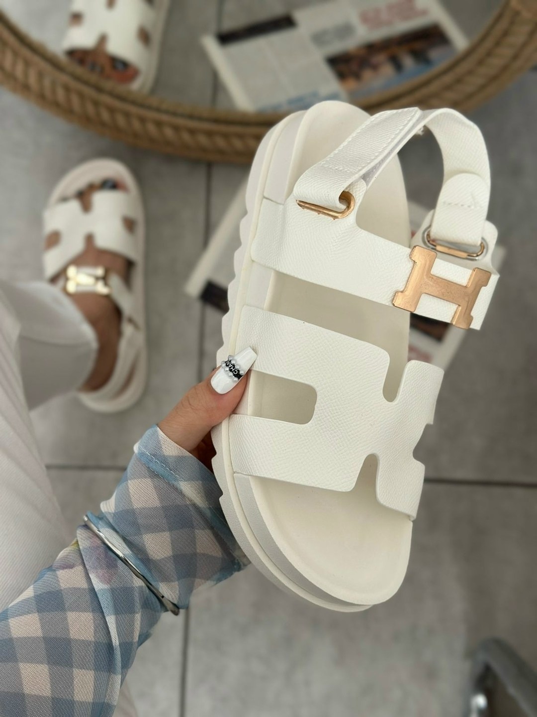 шлепанцы hermes,тапочки hermes,шлепанцы стильные,сандали,сандали гермес