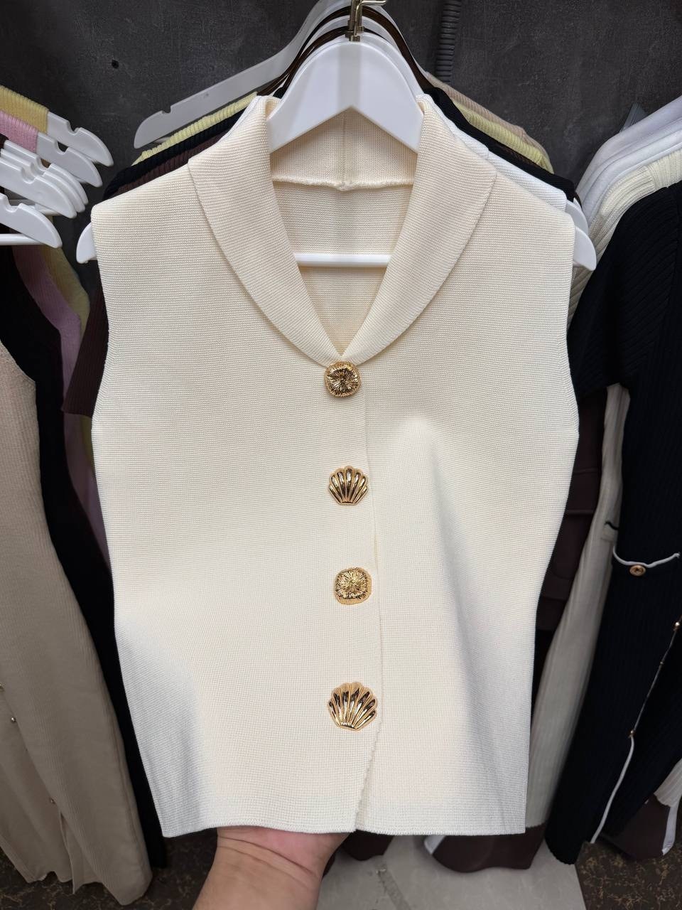 вязаные жилеты,жилетка женская,трикотажный жилет,жилет женский,вязаные жилеты женские