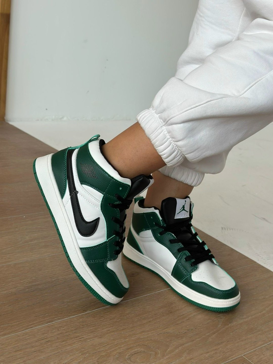 кроссовки найк женские белые кожаные высокие,кроссовки белые nike air force,кроссовки женские nike air force,кроссовки nike air force 1 белые,nike air force 1 mid white