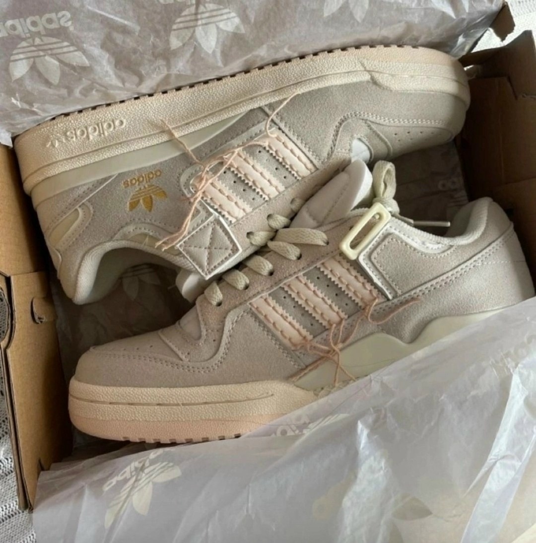 женские кроссовки adidas,adidas forum low 84 бежевый лайт,,кроссовки adidas,кроссовки замша