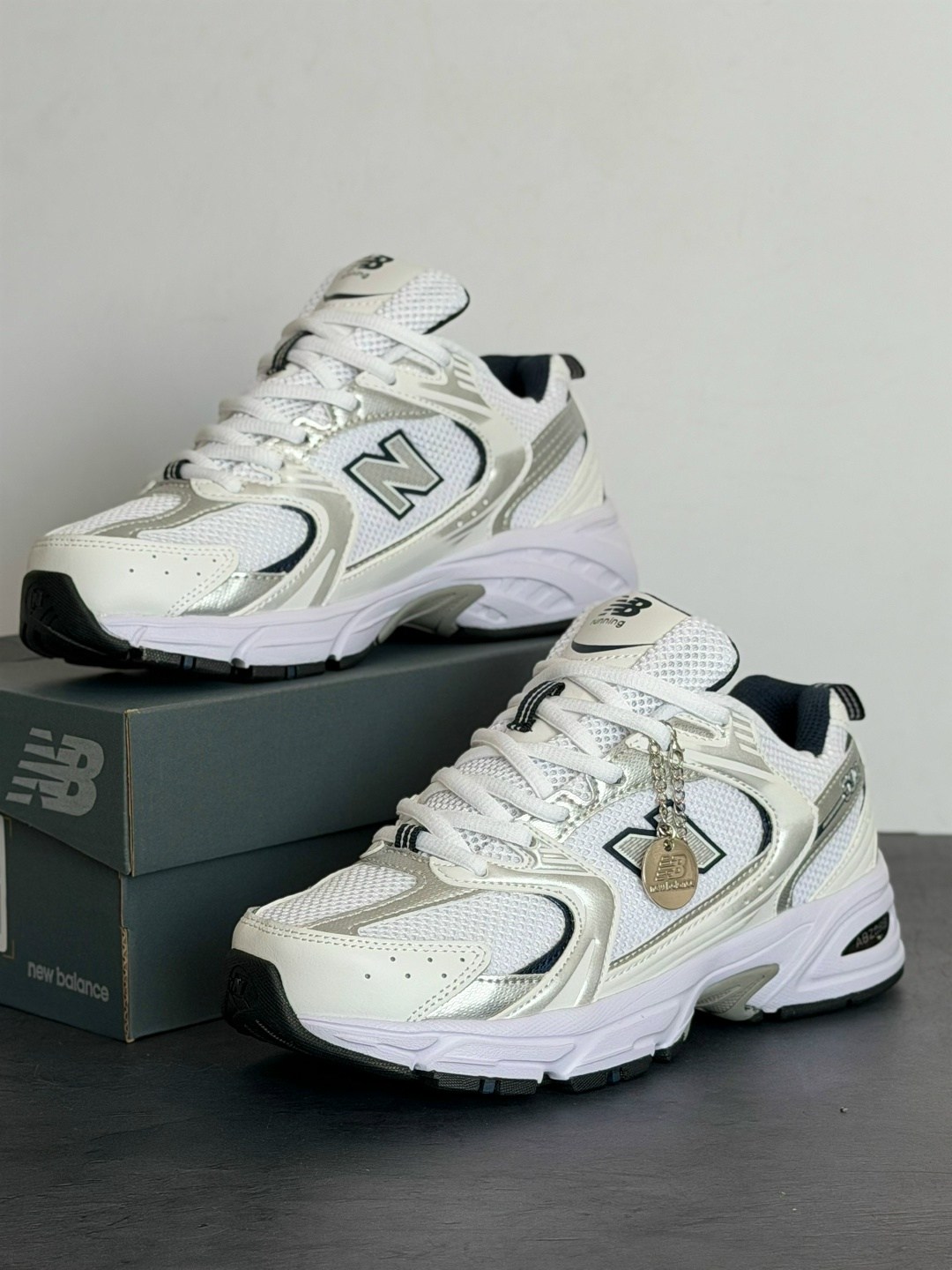 кроссовки new balance 530,new balance 530 white silver navy,кроссовки new balance,кроссовки new balance 530 white silver,кроссовки new balance 530 женские